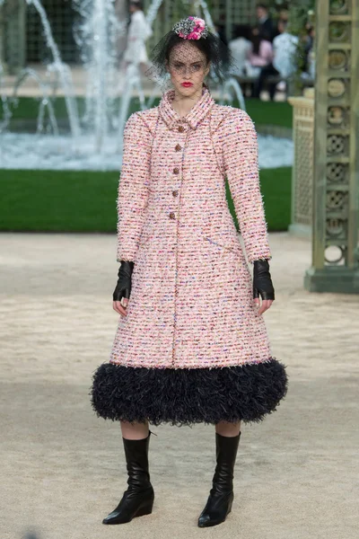 Look 14